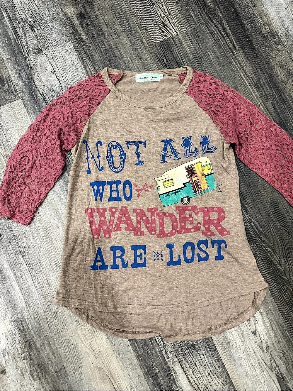 Southern Grace Graphic Raglan Top in Brown & Pink Size Small NWOT!